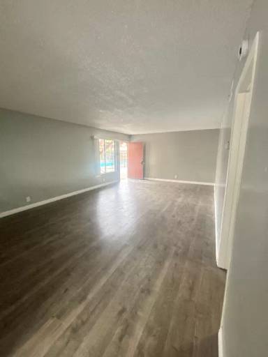 Main picture of 1001 E Stearns Ave