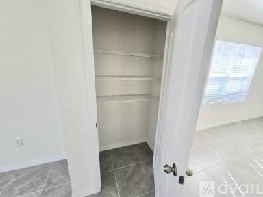 Main picture of 1370 Holodak Dr
