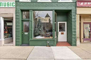 Main picture of 231 1/2 N Main St