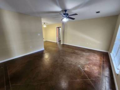 Main picture of 9 Wilma Ln