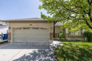 Main picture of 702 Durham Dr