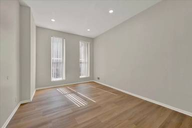Main picture of 310 E Lafayette Ave