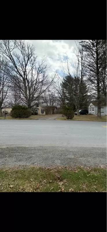 Main picture of 652 Fairview Rd