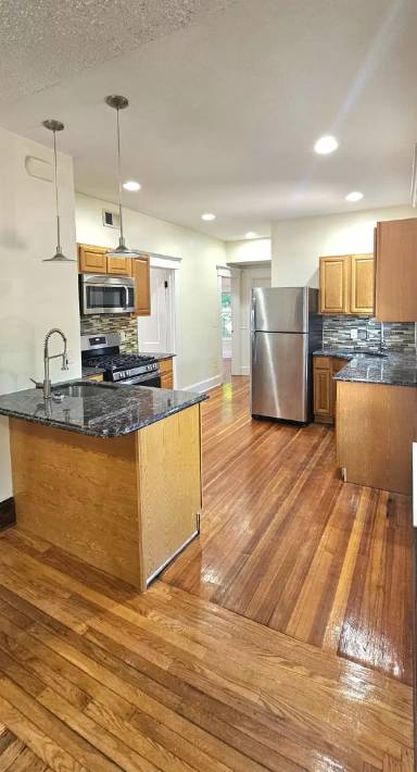 Main picture of 254 Goffe Ter
