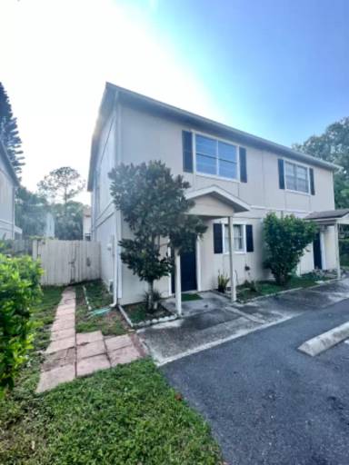 Main picture of 148 Douglas Rd W