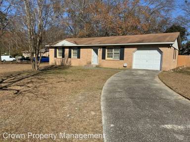 Main picture of 208 Cinnamon Ln