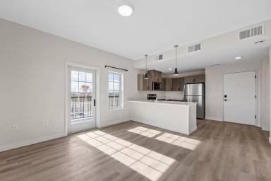 Main picture of 700 Mustang Ln