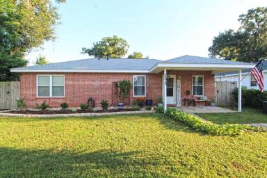 Main picture of 3430 W Brainerd St