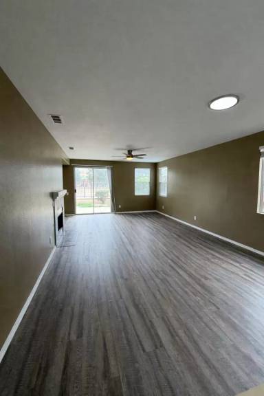 Main picture of 26845 Calle Luna