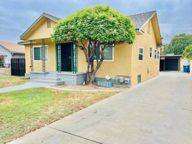 Main picture of 2008 S Raymond Ave