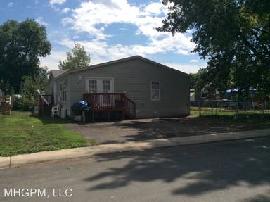 Main picture of 720 Meadowlark Dr