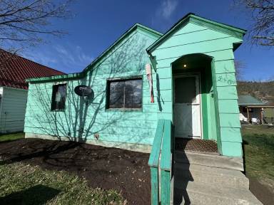 Main picture of 310 W Mullan Ave