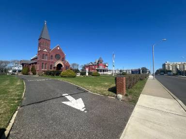 Main picture of 148 N 5th Ave