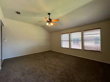 Main picture of 712 Linden Ave