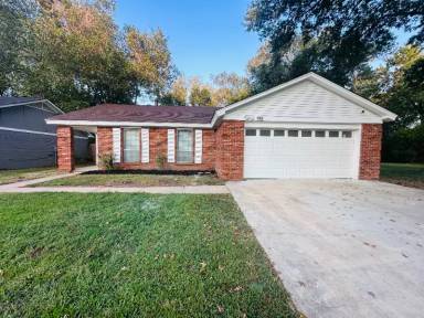 Main picture of 4008 Hitchcock St