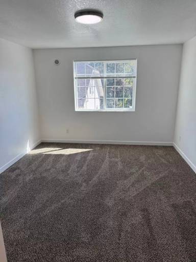Main picture of 613 SW Utah St