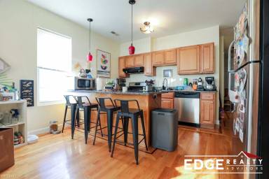 Main picture of 233 Boylston St