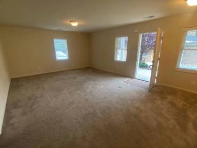 Main picture of 216 Patricia Anne Ln