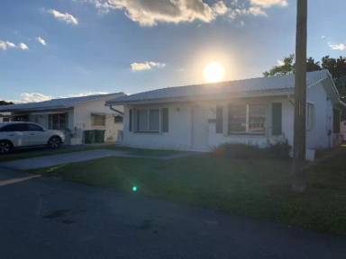 Main picture of 5719 NW 81st Ter