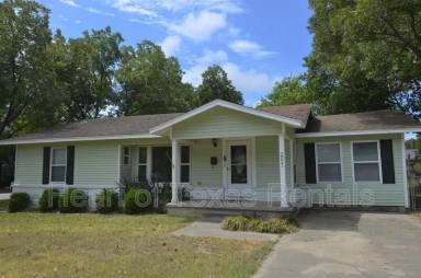 Main picture of 2021 Travis St