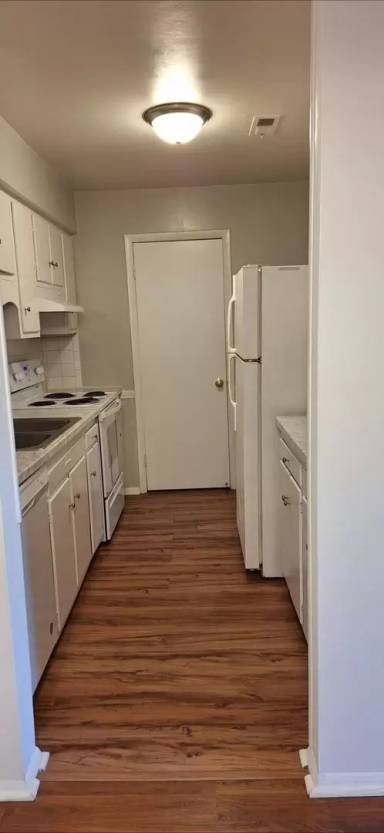 Main picture of 1212 Schaub Dr