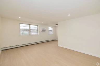 Main picture of 921 Tyson Ave