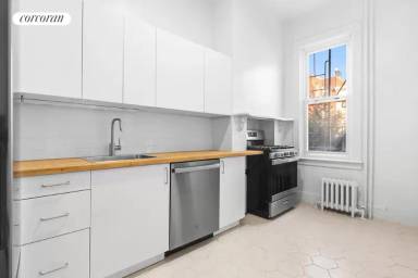 Main picture of 52 Russell St