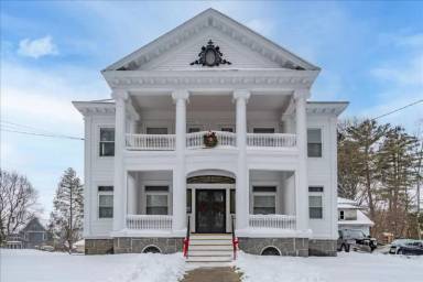 Main picture of 409 S Melcher St