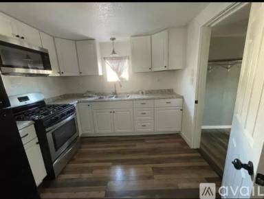 Main picture of 1837 S Walnut Ave