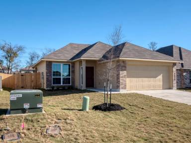 Main picture of 631 Fallbrook Dr