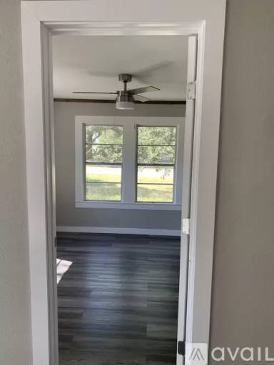 Main picture of 400 S Garrett Ave