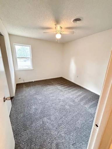 Main picture of 301 Thacker Loop