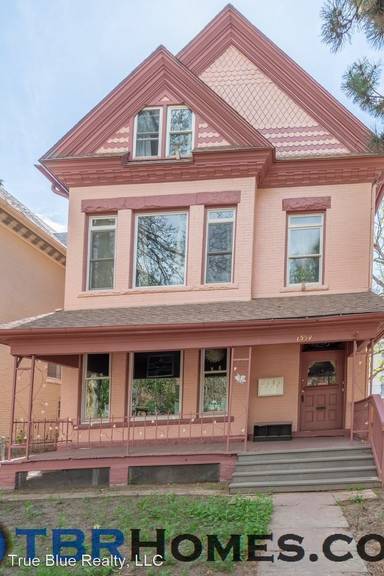 Main picture of 1559 N High St