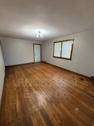 Main picture of 2102 Boda St