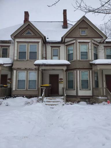 Main picture of 1105 S Chicago Ave