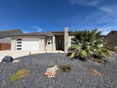 Main picture of 1792 W 150 S