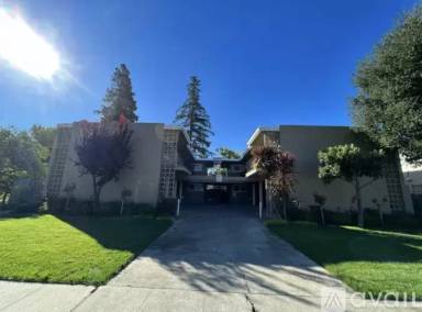 Main picture of 1584 Regent St