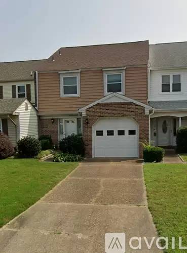 Main picture of 4504 Sir Johns Ln