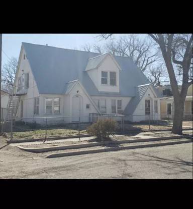 Main picture of 213 W 4th St
