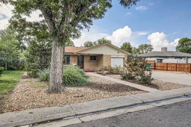 Main picture of 3183 Vaughn St