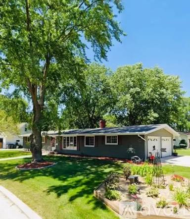 Main picture of 931 Bridgewood Dr