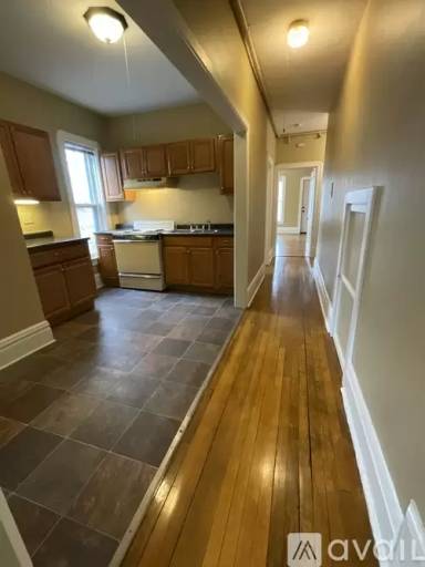 Main picture of 1528 E 3rd St