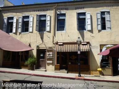 Main picture of 242 1/2 Commercial St