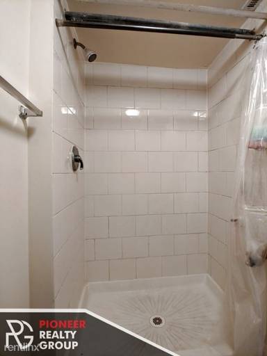 Main picture of 1902 W Winnemac Ave & 5032 N Wolcott Ave Apartments