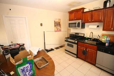 Main picture of 32 Linden St