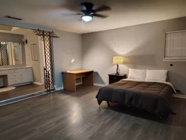 Main picture of 6172 Whitman Ave