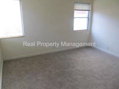 Main picture of 1041 Crescent Dr