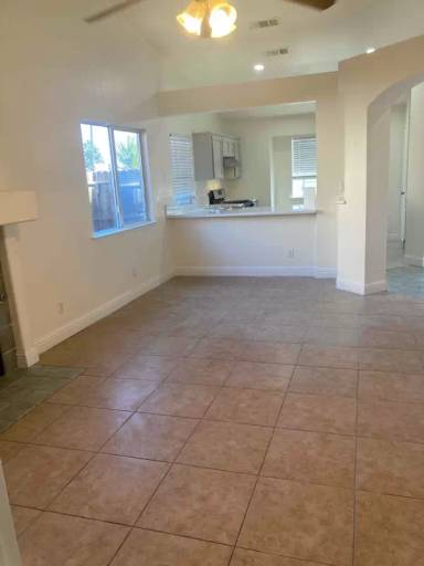 Main picture of 2039 Thompson Ave