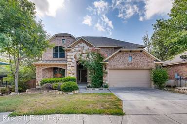 Main picture of 706 Grove Bnd