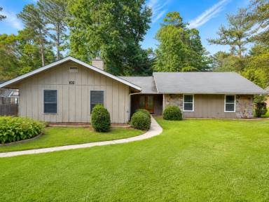 Main picture of 102 Saltlick Trce